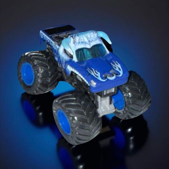 Monster Jam Truck El Toro Loco Blue Ice Exclusive Hot Wheels Mattel 1:64 A34 - Picture 6 of 10